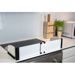 Safe &amp; Care - Selvkl�bende komfurafsk�rmning SC547 - Metal - Hvid - Plastik - Sort - 55-65 cm